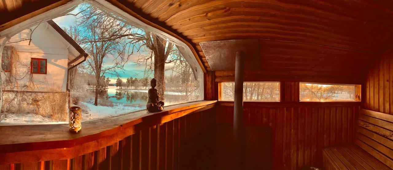 Romantic Spa Villa With Fireplace By The Lake Stjarnsund エクステリア 写真