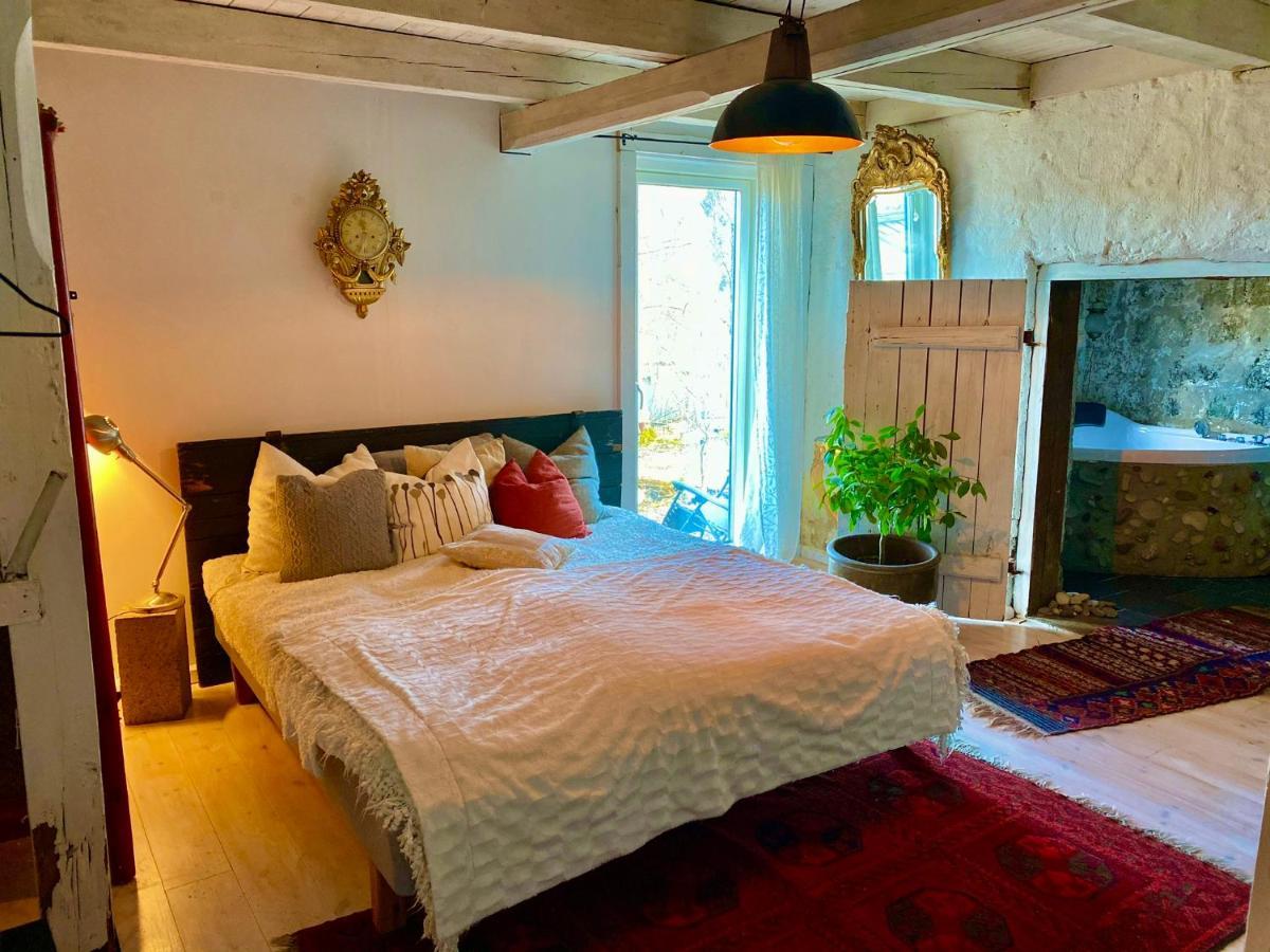 Romantic Spa Villa With Fireplace By The Lake Stjarnsund エクステリア 写真