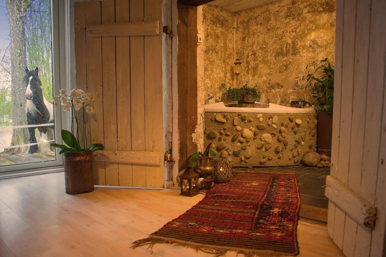 Romantic Spa Villa With Fireplace By The Lake Stjarnsund エクステリア 写真