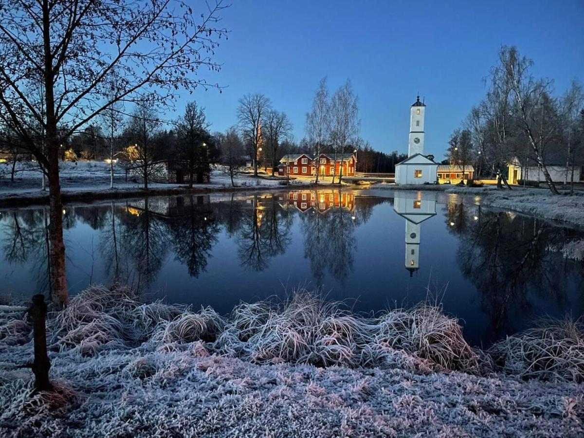 Romantic Spa Villa With Fireplace By The Lake Stjarnsund エクステリア 写真