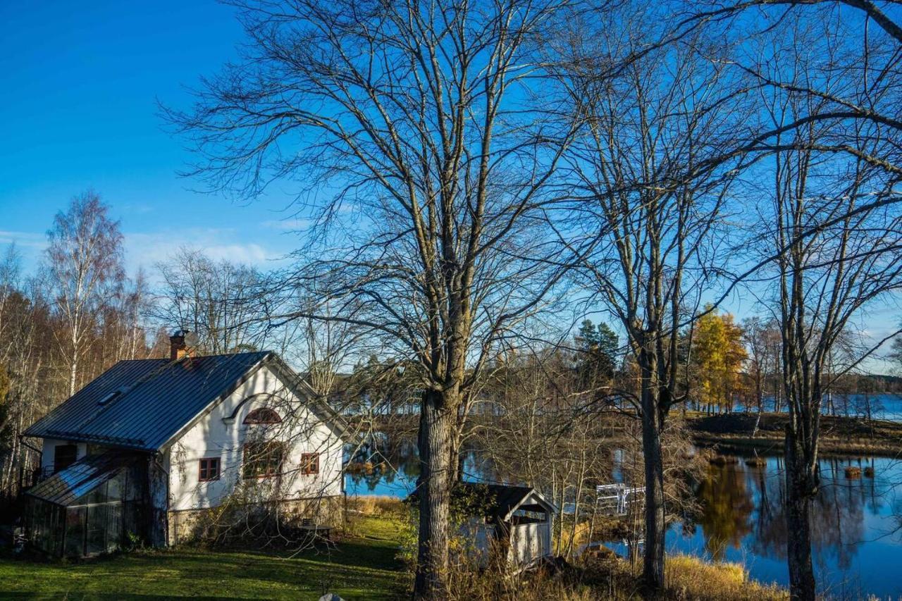 Romantic Spa Villa With Fireplace By The Lake Stjarnsund エクステリア 写真