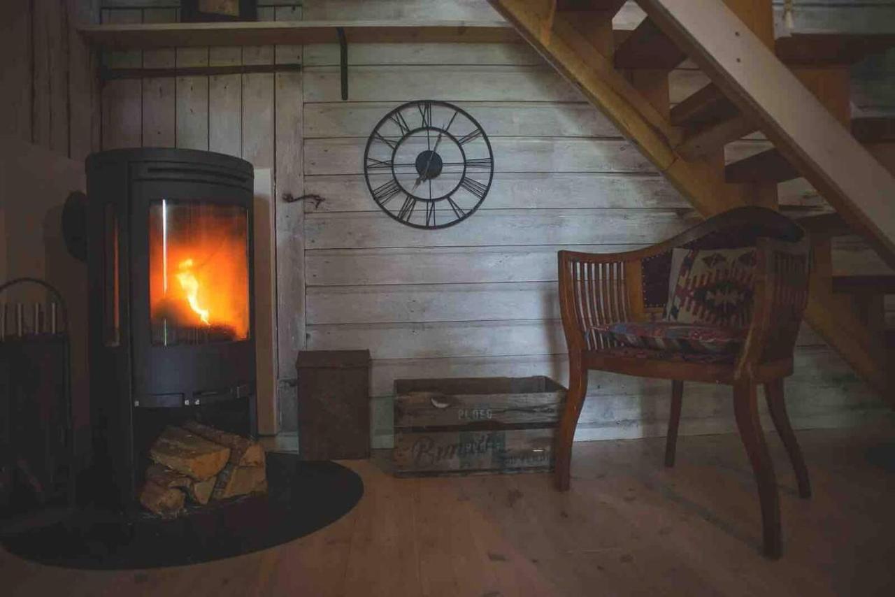 Romantic Spa Villa With Fireplace By The Lake Stjarnsund エクステリア 写真