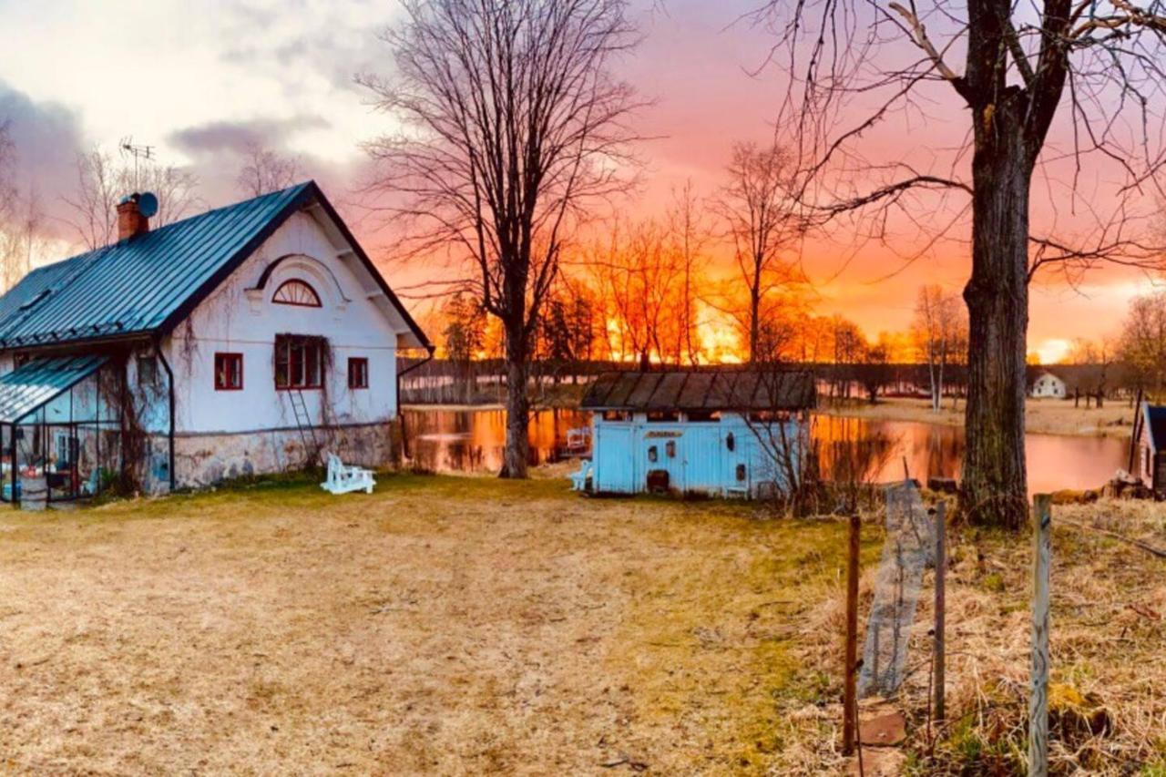 Romantic Spa Villa With Fireplace By The Lake Stjarnsund エクステリア 写真