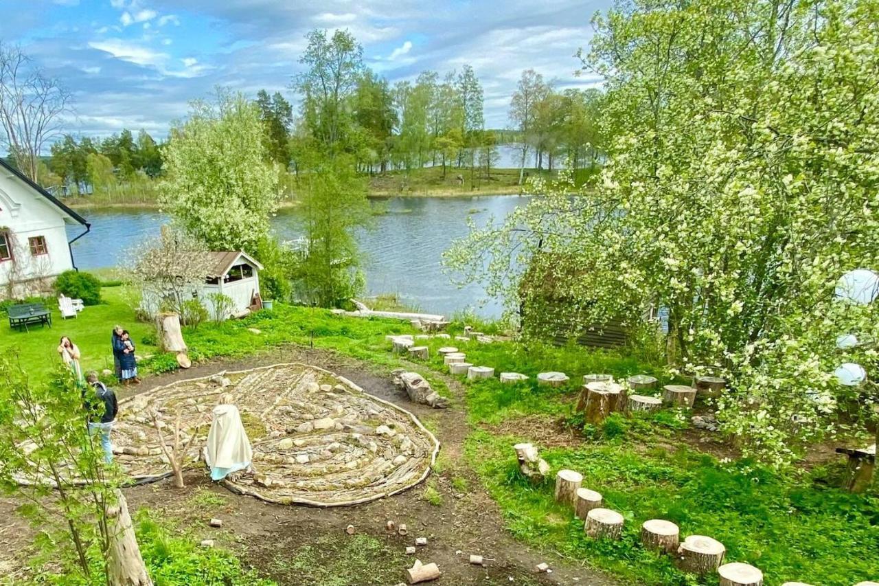 Romantic Spa Villa With Fireplace By The Lake Stjarnsund エクステリア 写真
