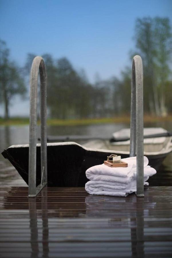Romantic Spa Villa With Fireplace By The Lake Stjarnsund エクステリア 写真